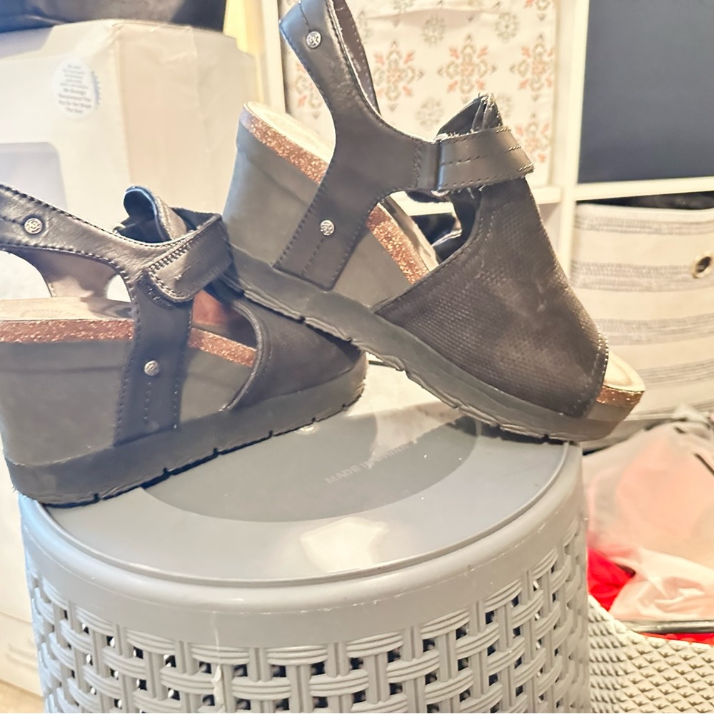 OTBT  Black Wedge Sandals